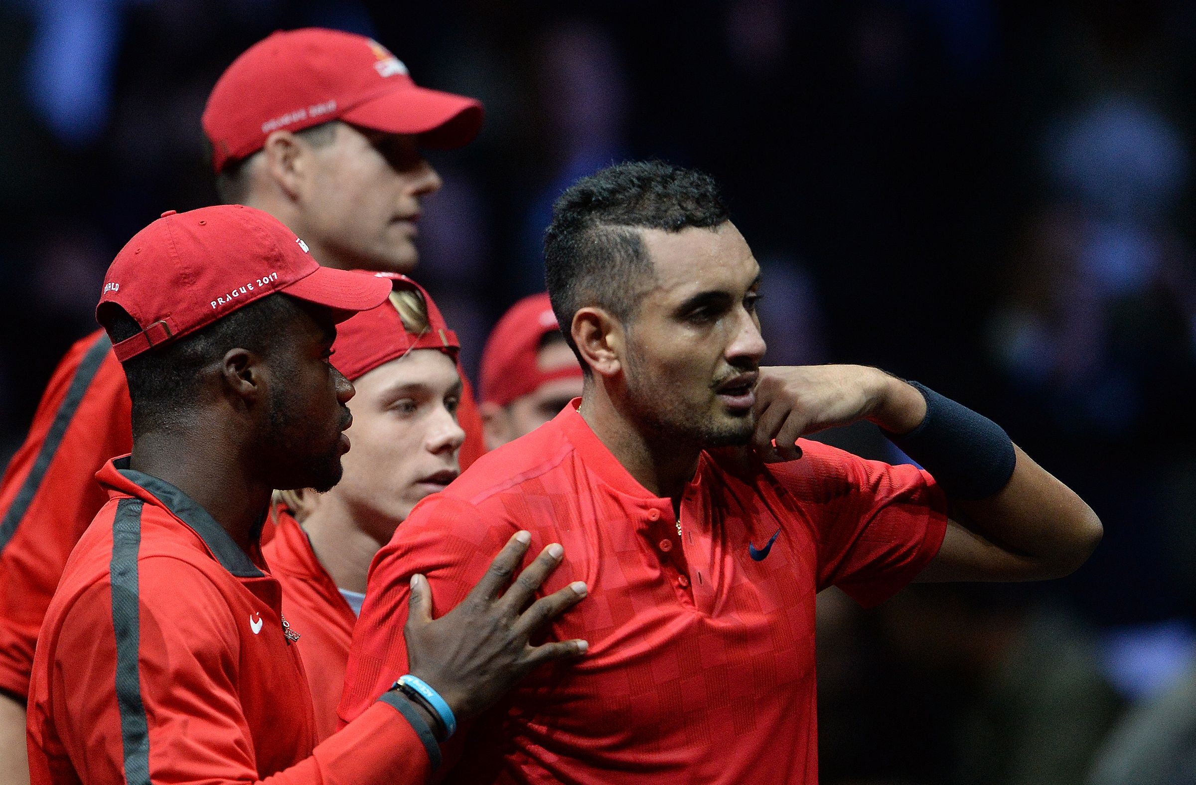 Kyrgios bat khoc sau that bai truoc Federer anh 1