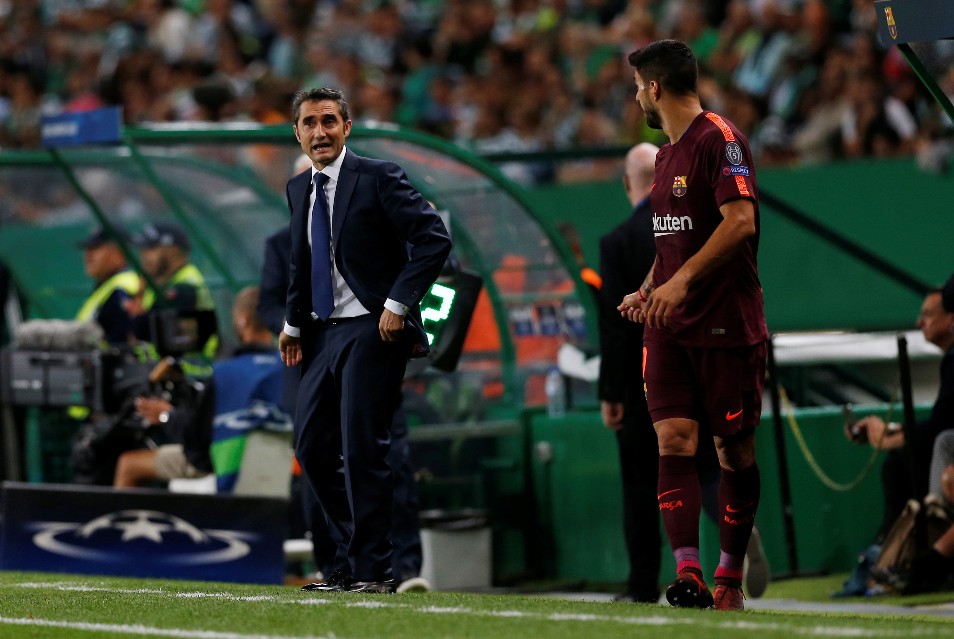 Barca danh bai doi bong cu cua Ronaldo anh 8