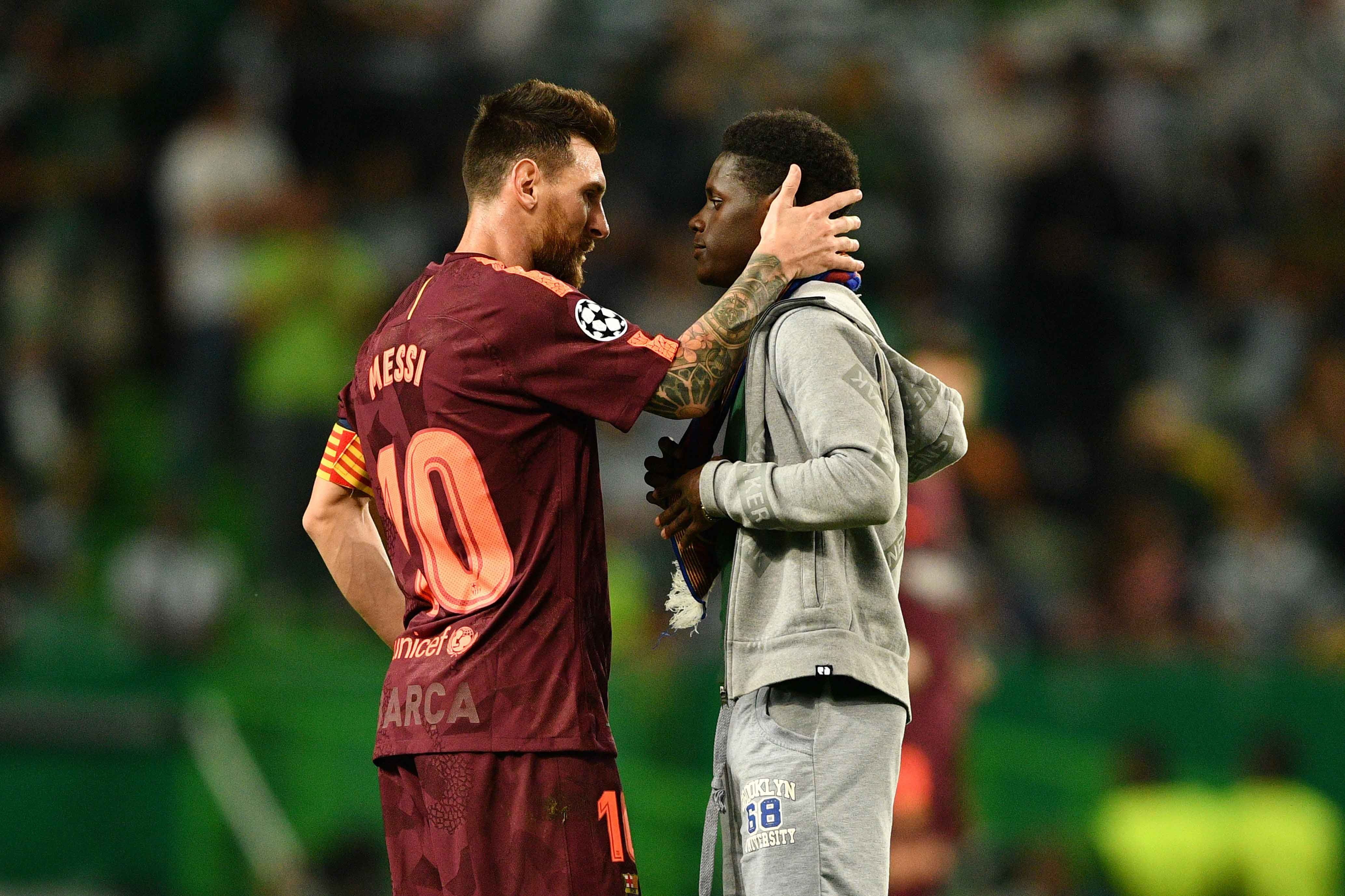 Fan quy sup hon chan Messi anh 2