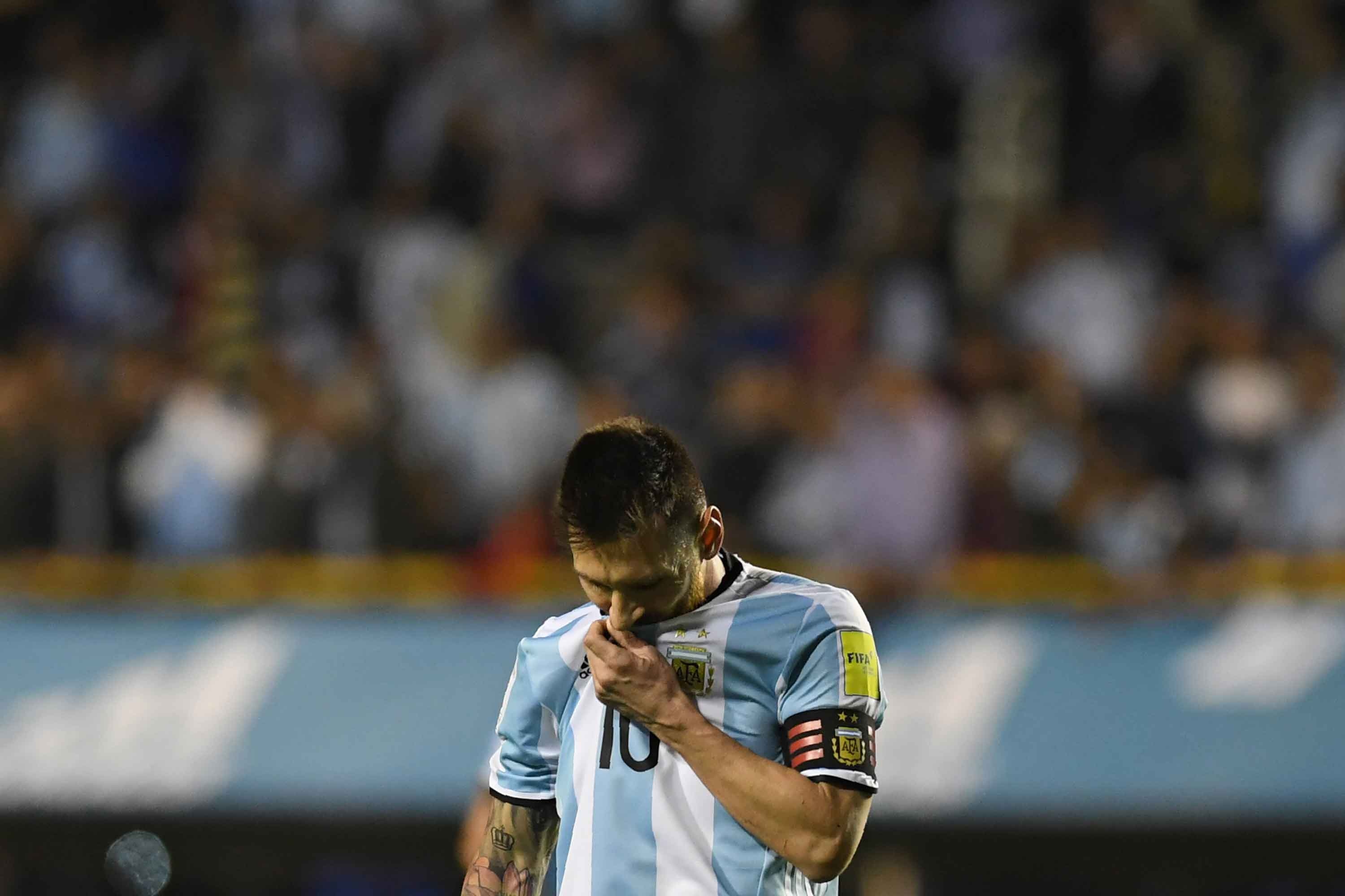 Messi ôm đầu tiếc nuối ảnh 11 Messi om dau tiec nuoi anh 11