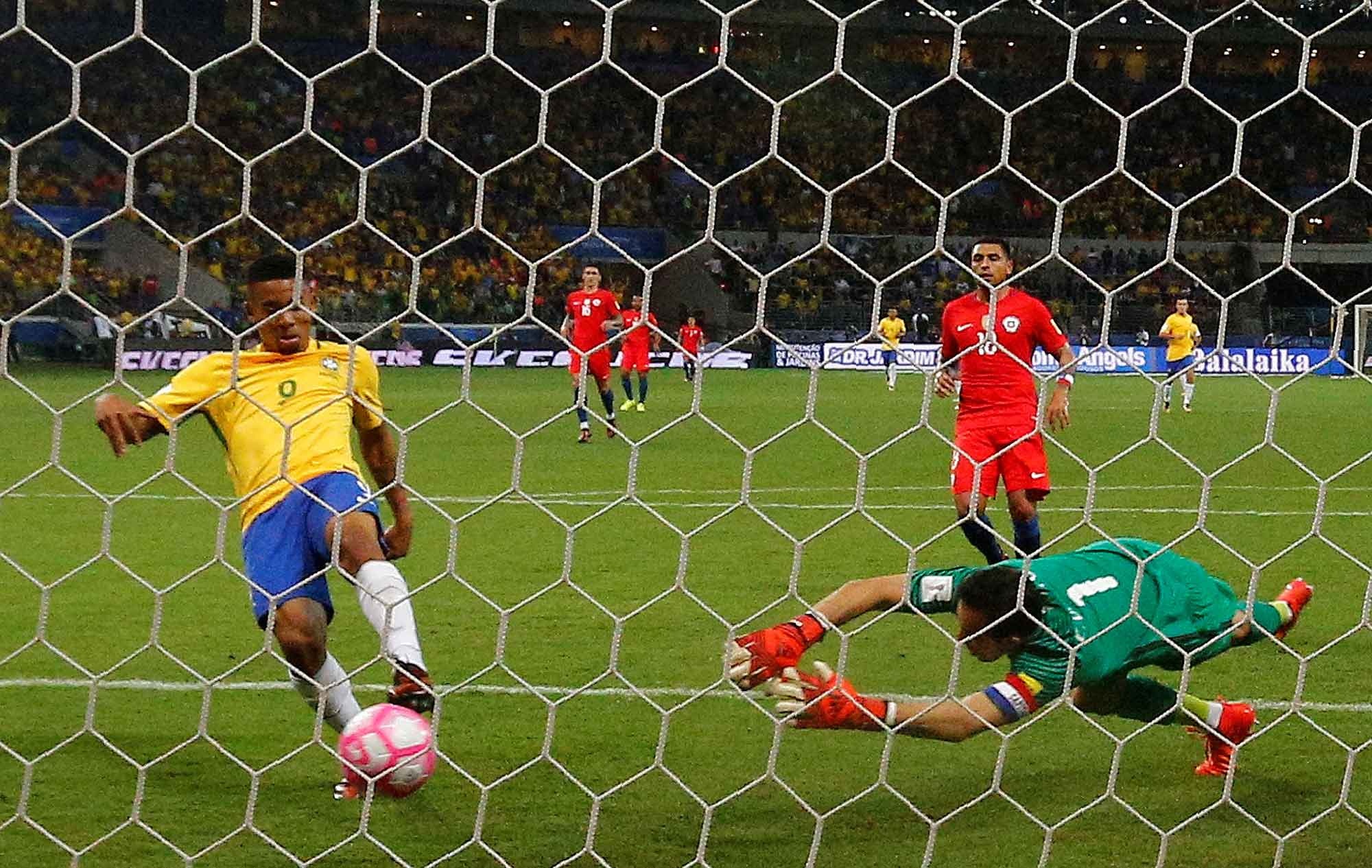 Chile thua dam Brazil anh 5