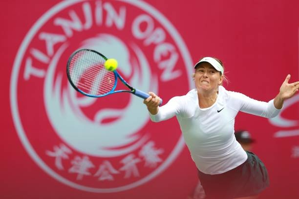 Sharapova 2-0 Voegele: Masha vao ban ket giai Thien Tan mo rong hinh anh