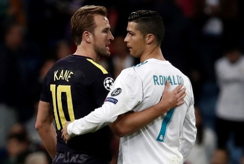Harry Kane vui mung nhan ‘mon qua’ tu Ronaldo hinh anh