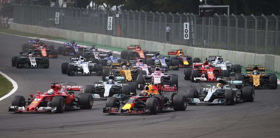 Pha va cham sau vach xuat phat giua Vettel va Hamilton hinh anh