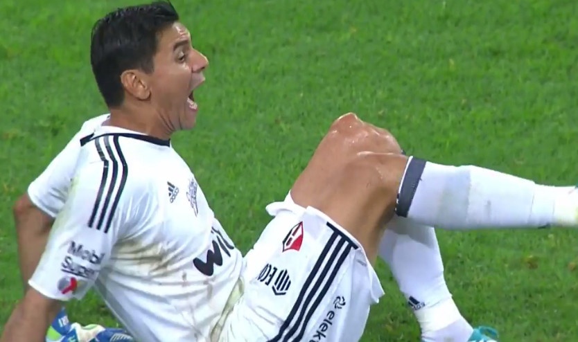 Dau goi bien dang ky di, cuu tuyen thu Argentina khoc nuc no hinh anh