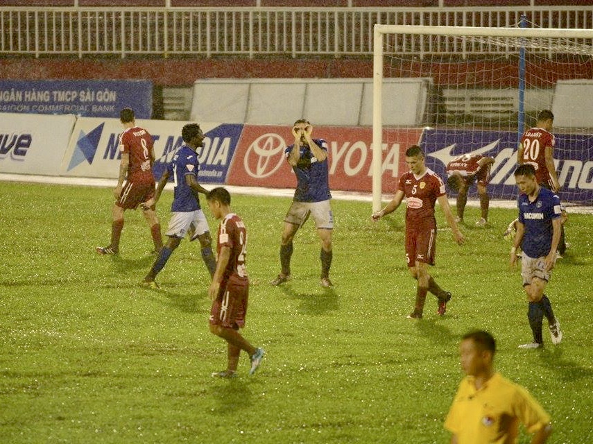 CLB TP.HCM vs Quang Ninh anh 1