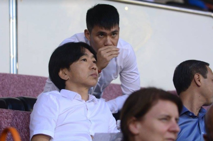 CLB TP.HCM 2-4 Quang Ninh: Man an mung nhu treu nguoi Cong Vinh hinh anh