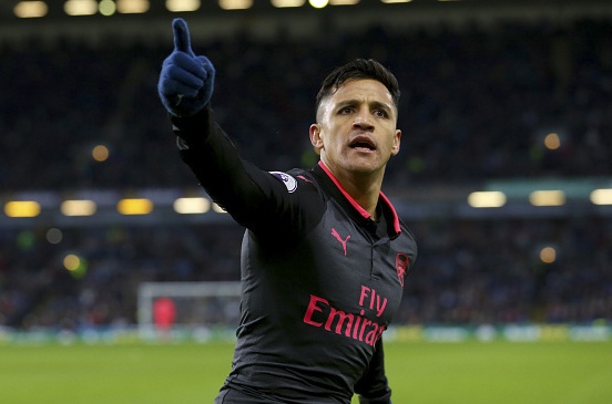 Alexis Sanchez ghi 'ban thang vang' dua Arsenal vao top 4 hinh anh