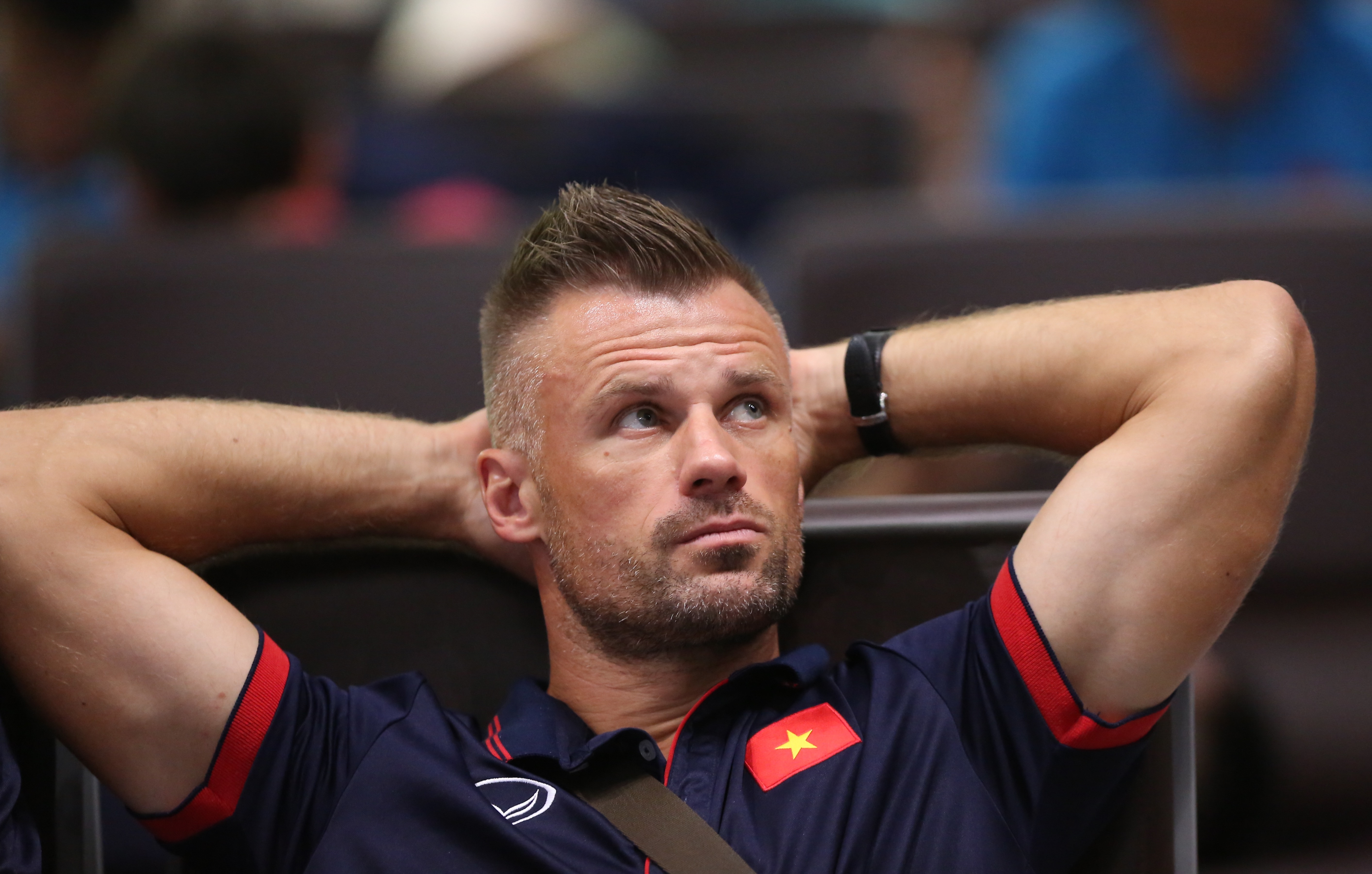 VFF bat ngo chia tay chuyen gia nguoi Duc hinh anh