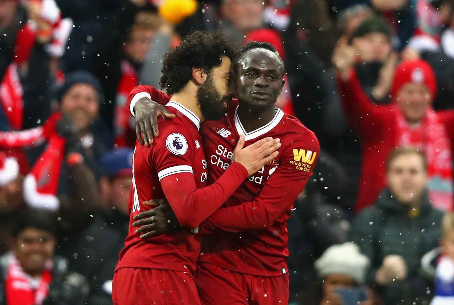 De Rooney choc thung luoi, Liverpool lo co hoi vao top 3 hinh anh