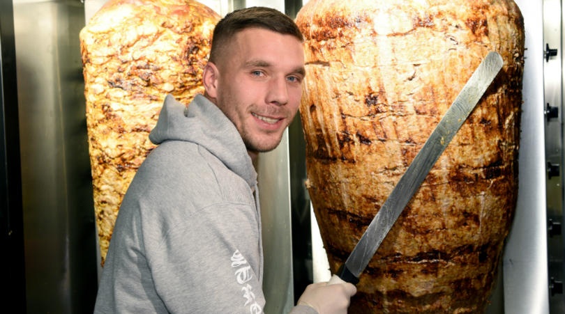 Hang nghin fan xep hang mua banh mi cua cuu sao Arsenal hinh anh