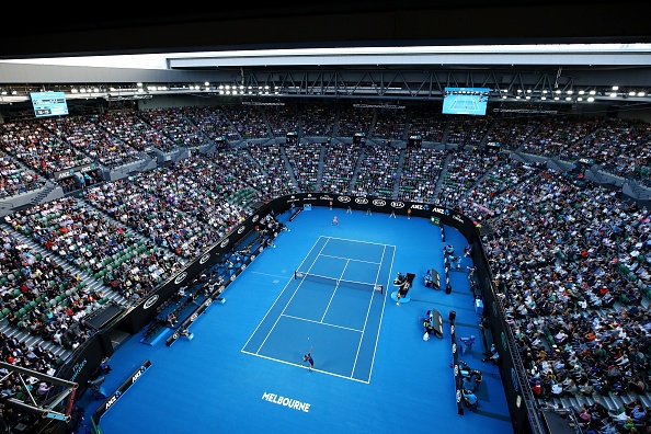 Nadal tro lai phong cach ao ba lo anh 1