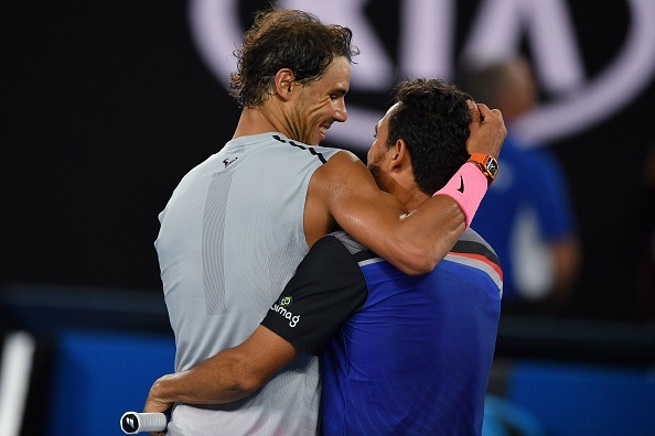 Nadal tro lai phong cach ao ba lo anh 6