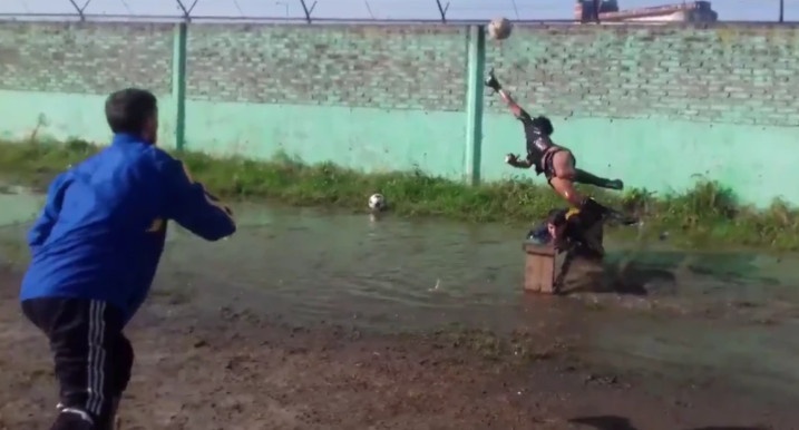 Bai tap luyen khac nghiet cua cac thu mon Sportivo Dock Sud hinh anh