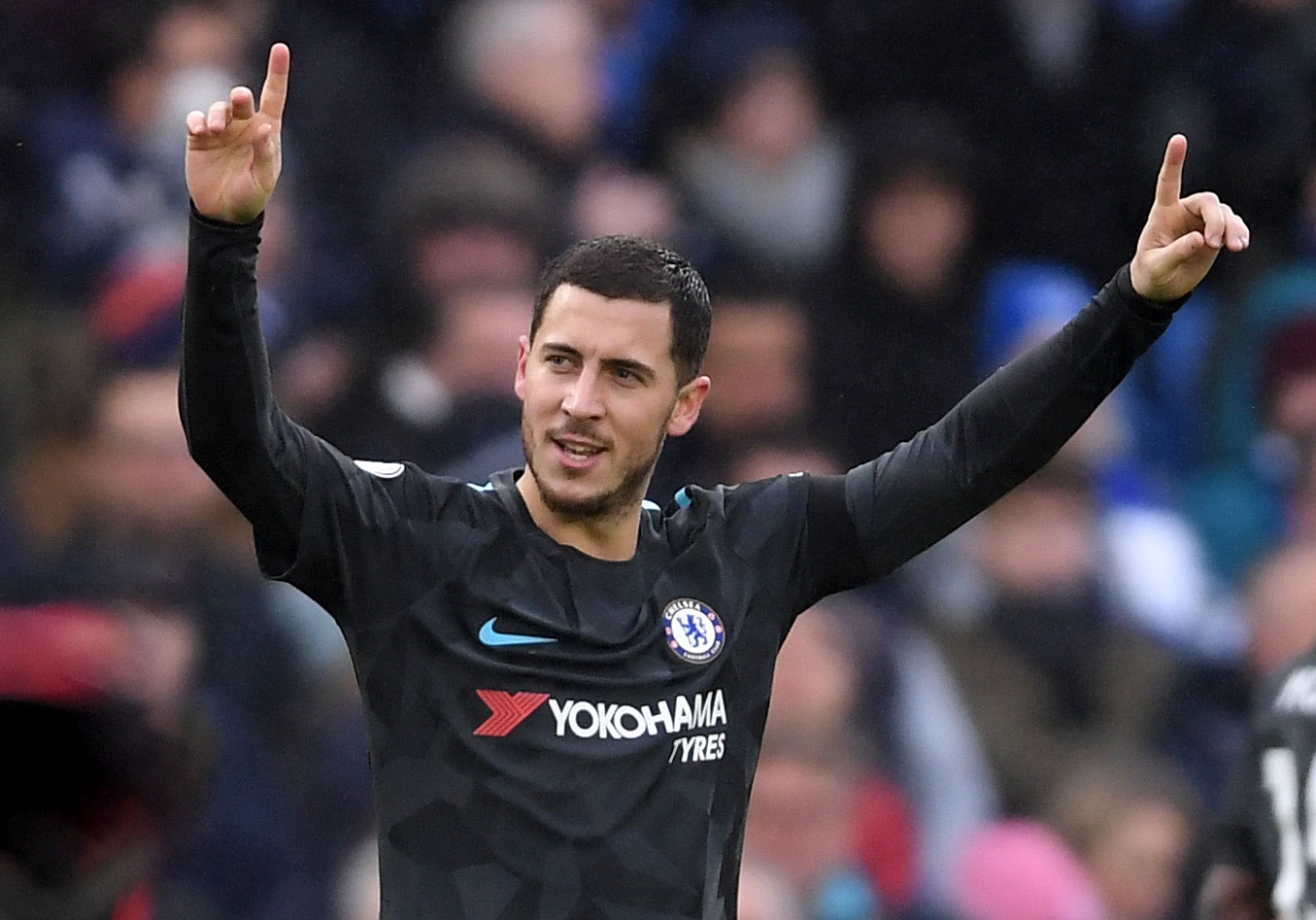 Thang dam Brighton 4-0, Chelsea can bang diem so voi MU hinh anh