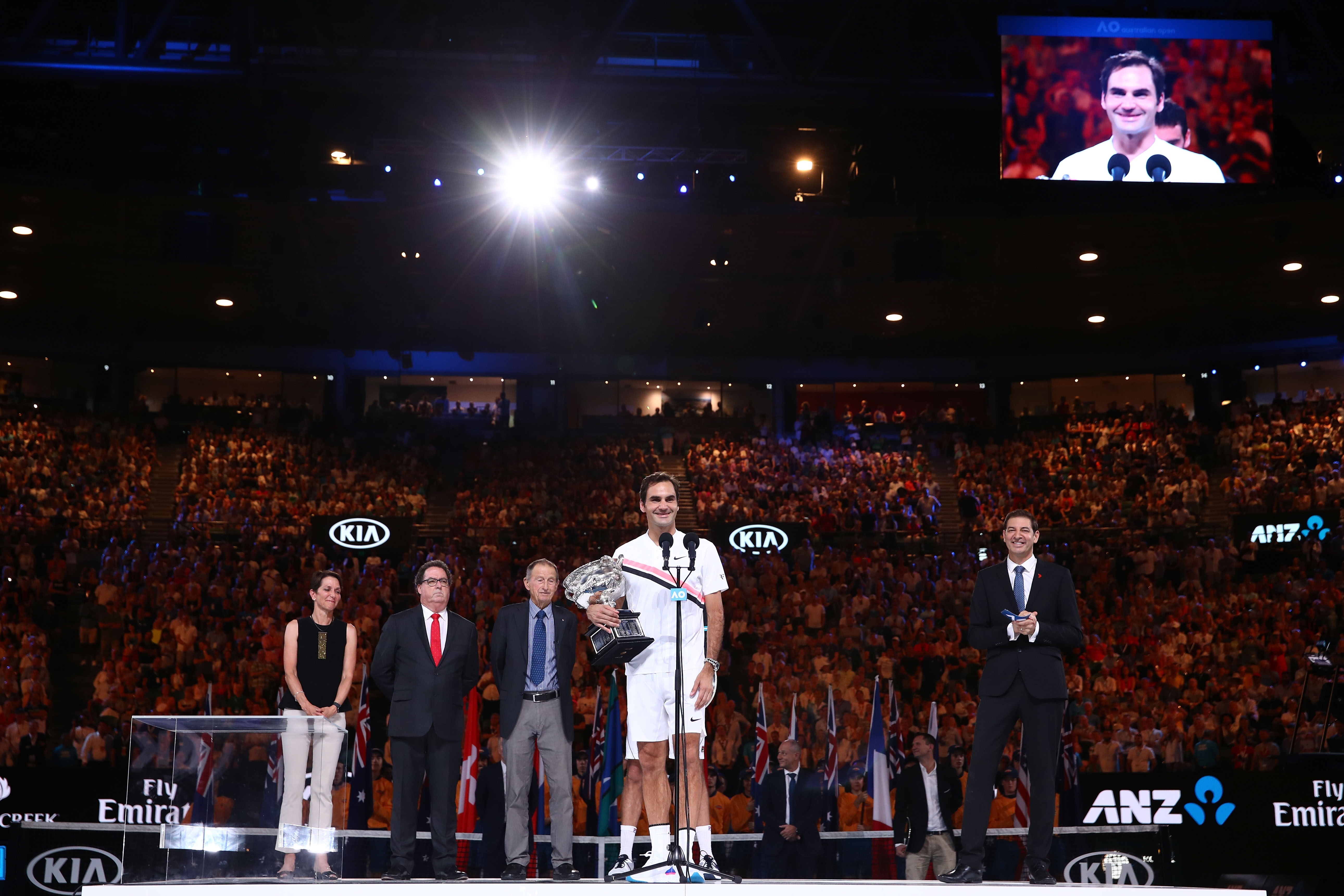 Federer dam nuoc anh 7