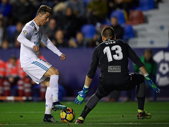 Ronaldo to thai do khong hai long anh 6