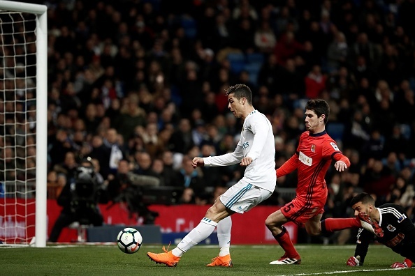 Ronaldo mung tuoi moi bang hat-trick anh 6