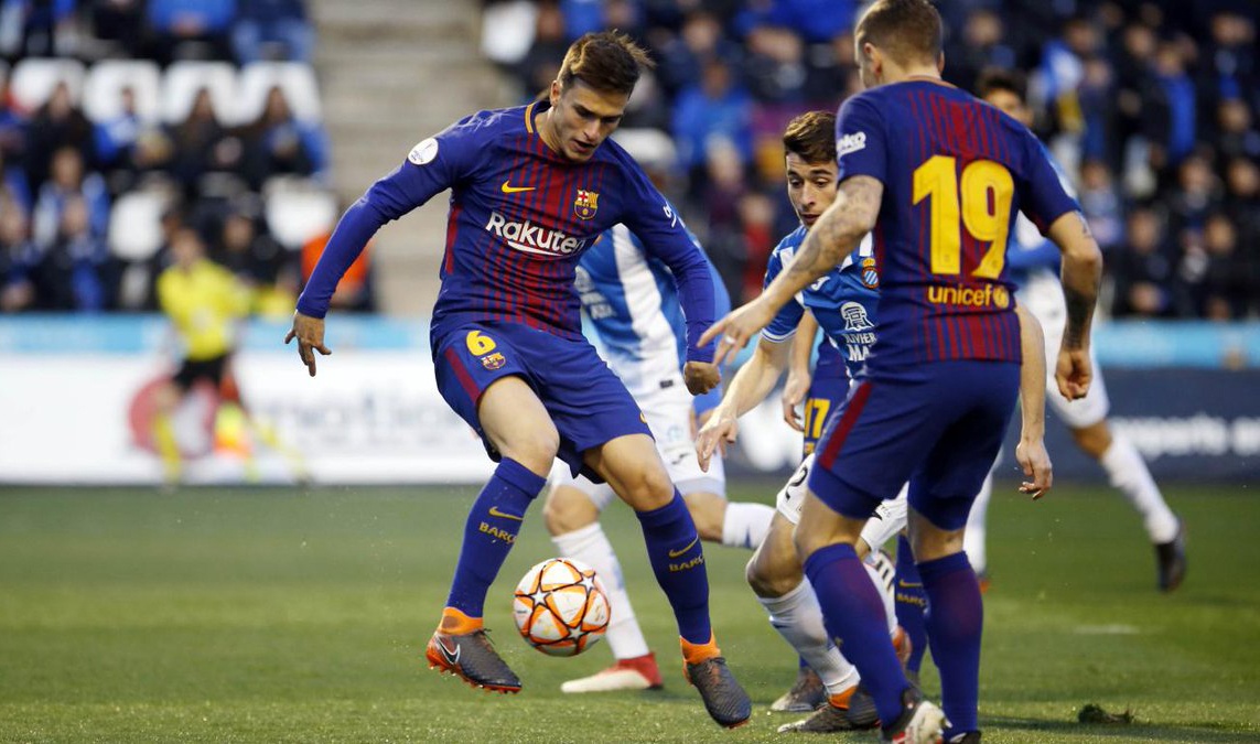 Barca ra mat cau thu nguoi Anh anh 7