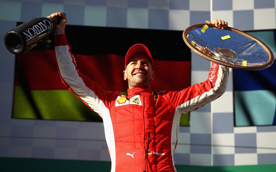 Vettel vo dich chang F1 mo man nho sai lam cua Hamilton hinh anh