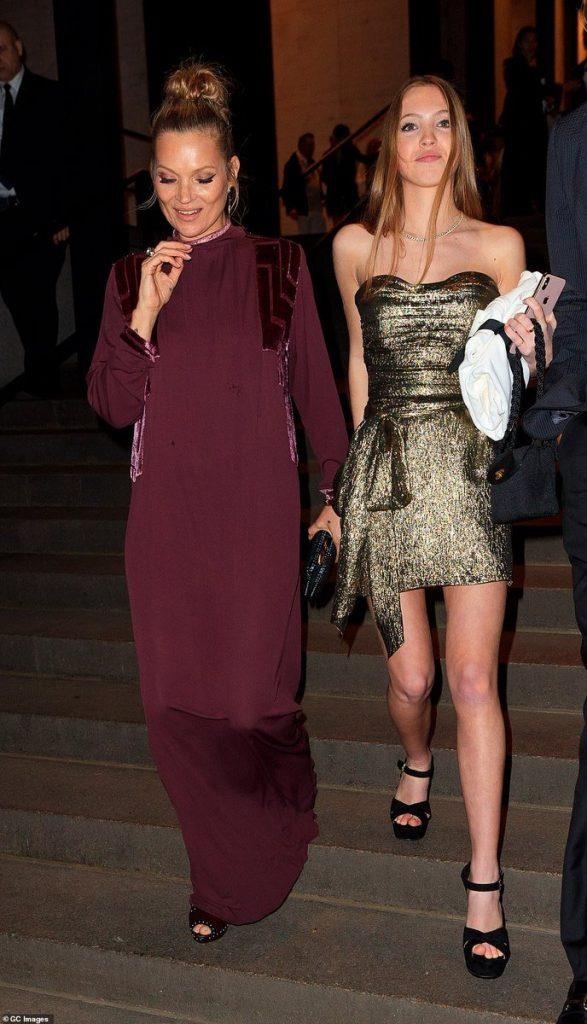 dam cuoi nha thiet ke marc jacobs anh 14