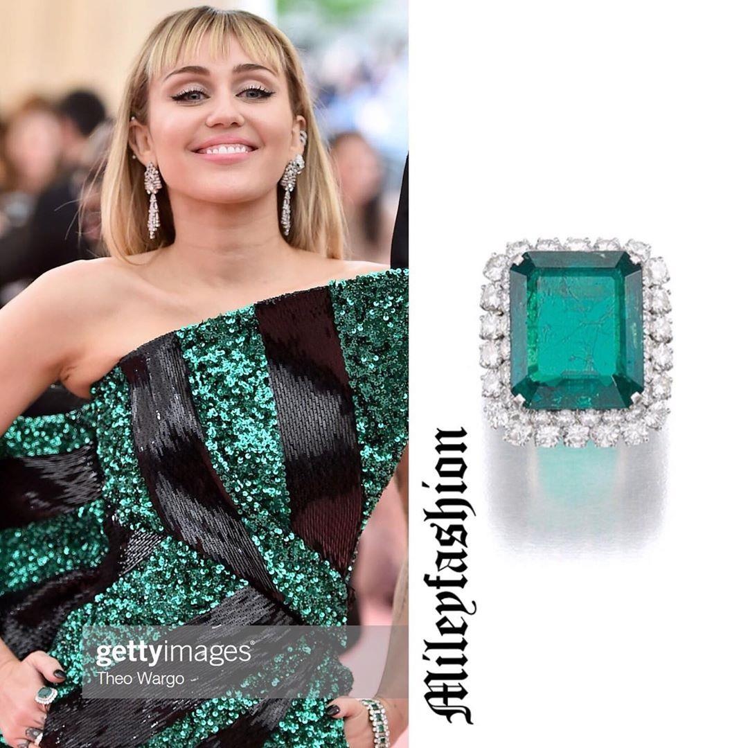 Trang suc Met Gala anh 9