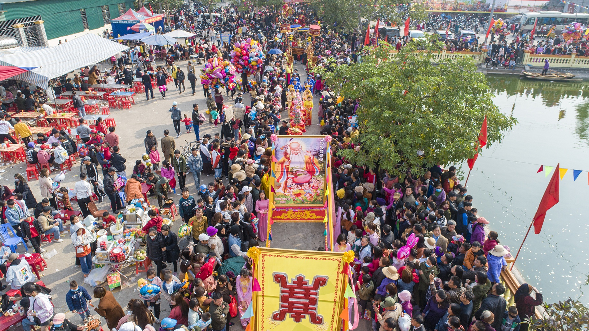 Ve dao Ha Nam xem hoi ruoc nguoi song doc nhat Viet Nam anh 15