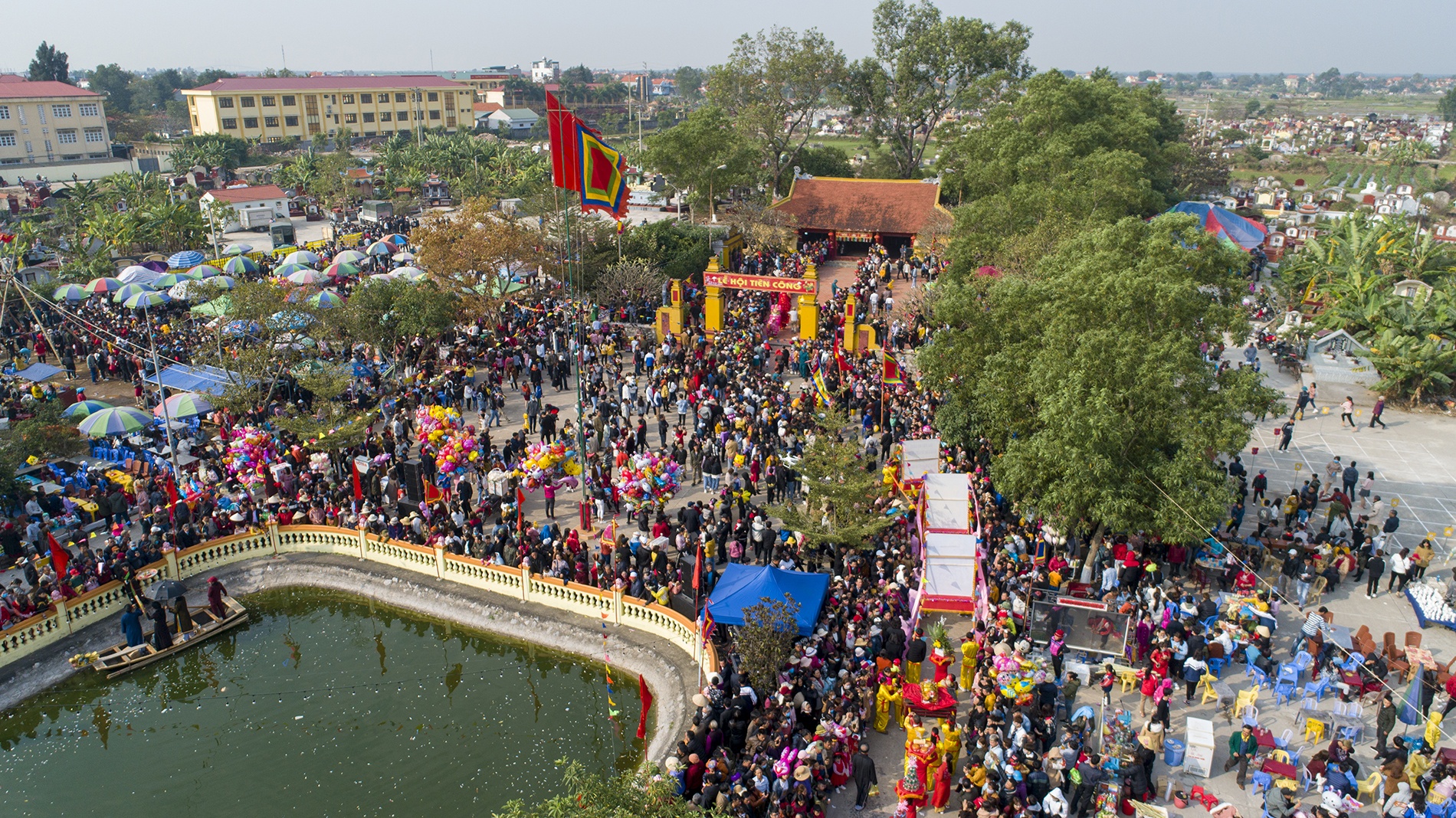 Ve dao Ha Nam xem hoi ruoc nguoi song doc nhat Viet Nam anh 16