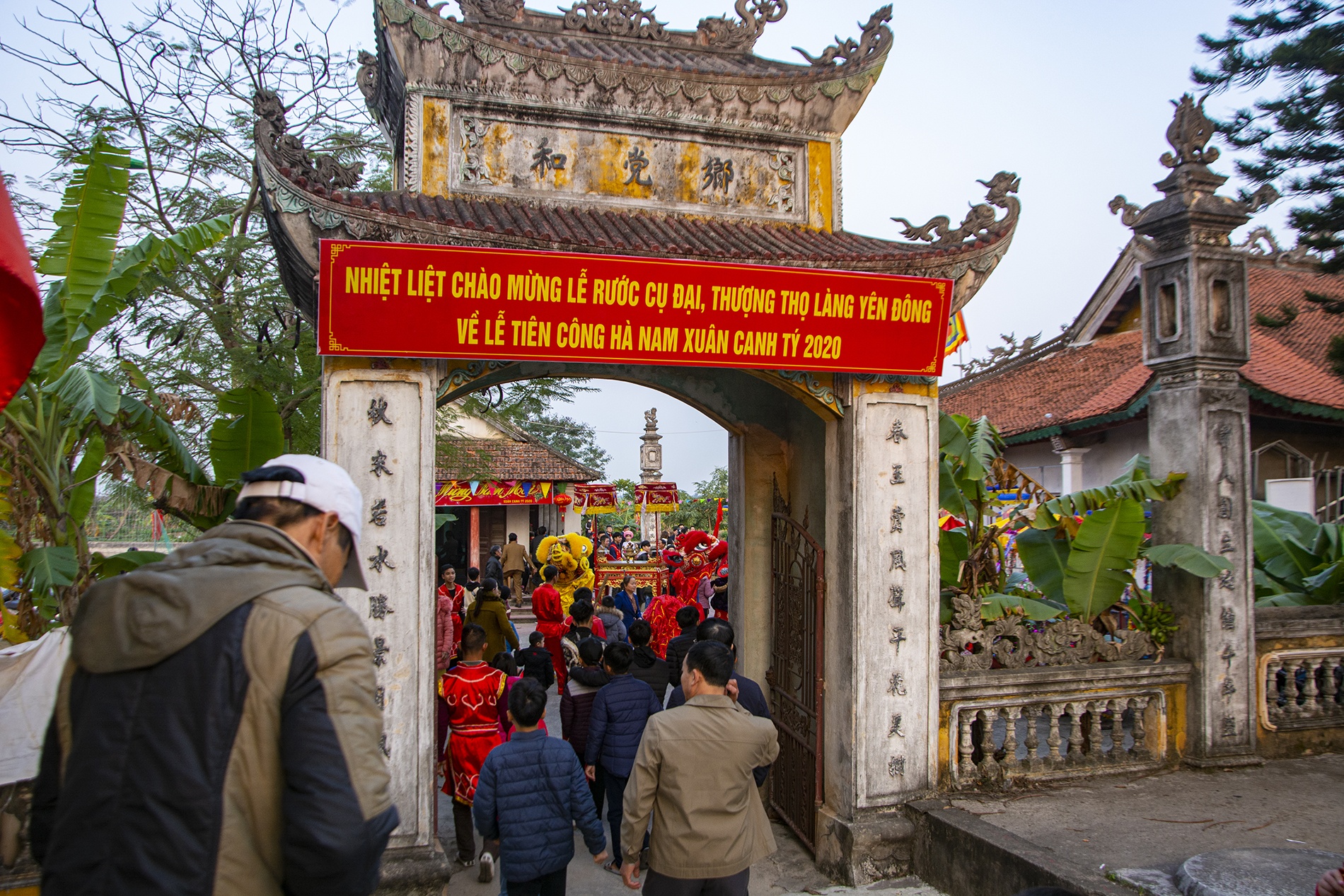 Ve dao Ha Nam xem hoi ruoc nguoi song doc nhat Viet Nam anh 1