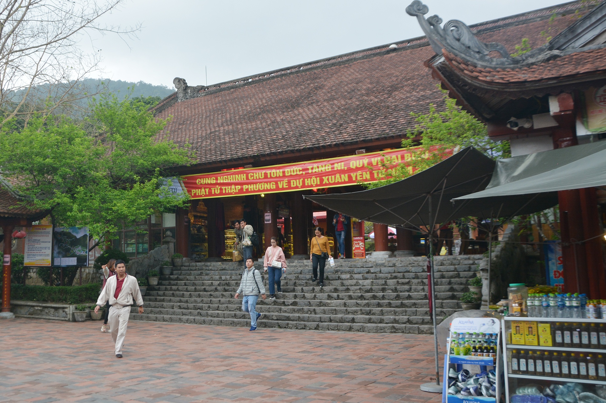 Gan 30.000 khach Han Quoc huy lich den Yen Tu do Covid-19 hinh anh