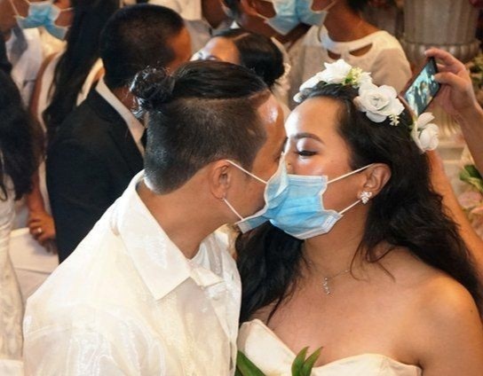 Quang Ninh van dong nguoi dan lui lich cuoi ngan Covid-19 hinh anh