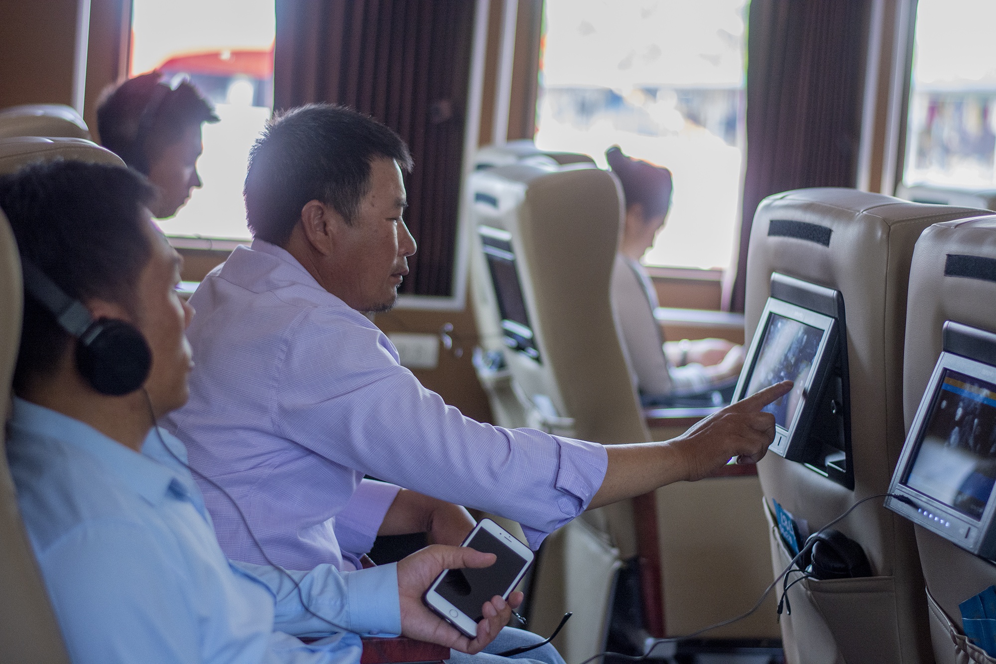 Mo tuyen du lich Tuan Chau - Co To bang tau cao toc 5 sao anh 3