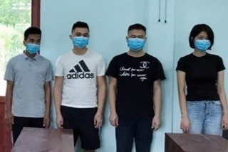4 nguoi dung be go vuot bien sang Trung Quoc hinh anh