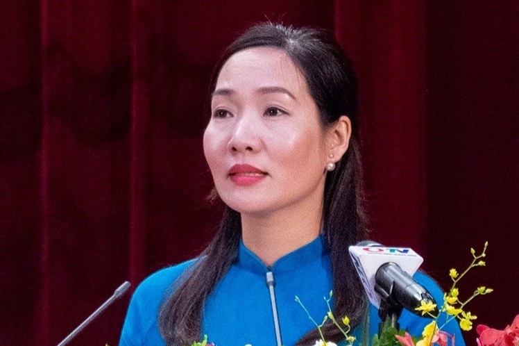 Ba Nguyen Thi Hanh lam Pho chu tich UBND tinh Quang Ninh hinh anh