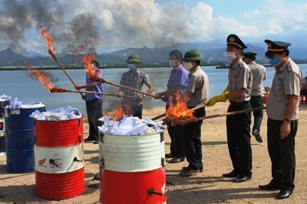 Tieu huy 100 banh heroin hinh anh