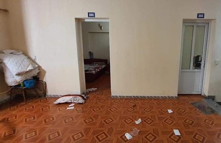 Truy tìm hung thủ giết người trong nhà nghỉ ảnh 1 Truy tim hung thu giet nguoi trong nha nghi anh 1