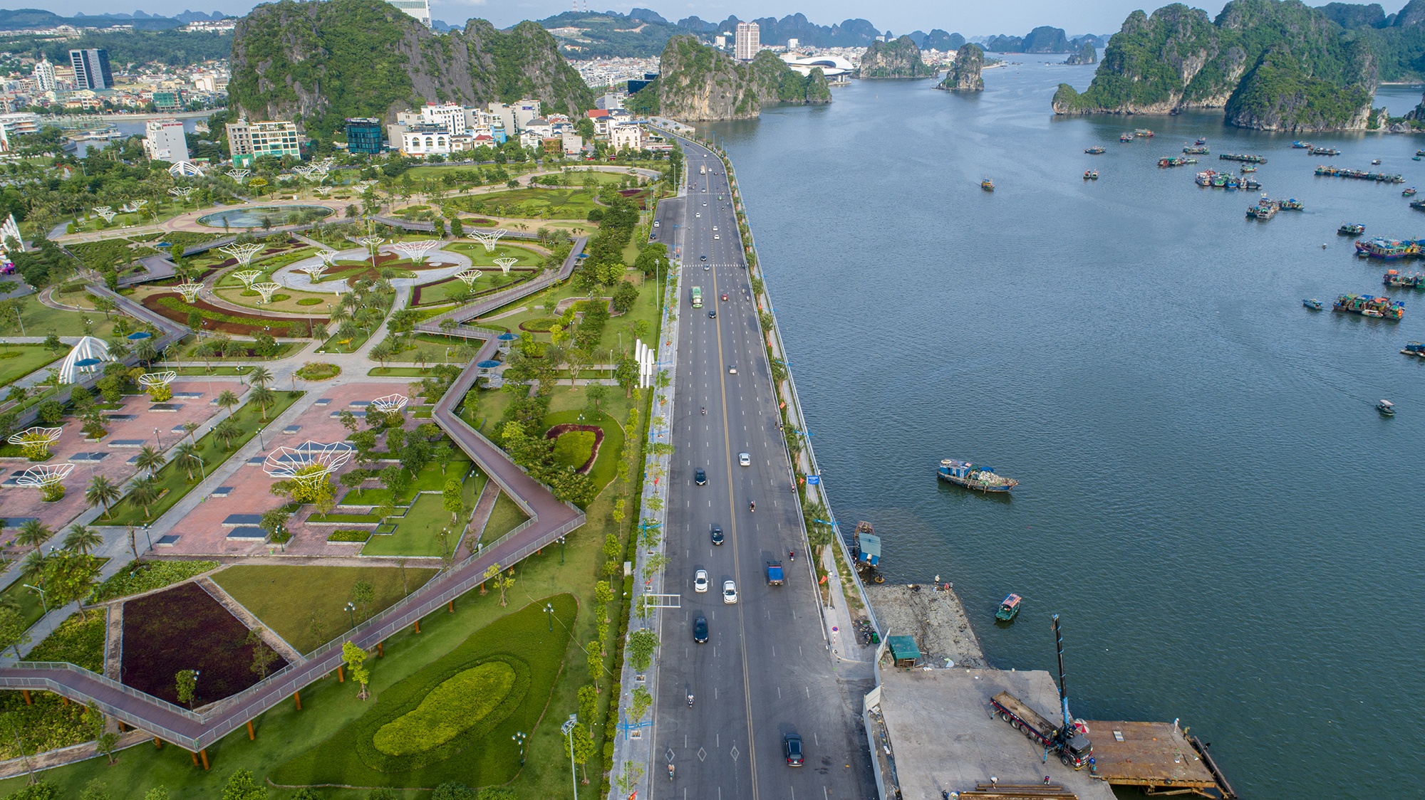 Nhung tuyen duong thay doi dien mao Ha Long hinh anh
