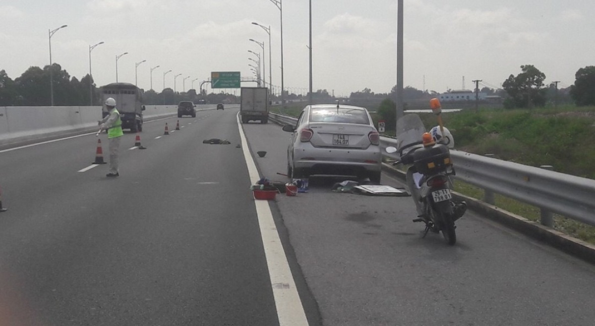 Sua xe tren cao toc anh 1