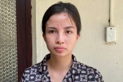 Tu ba bi bat trong khu cach ly hinh anh