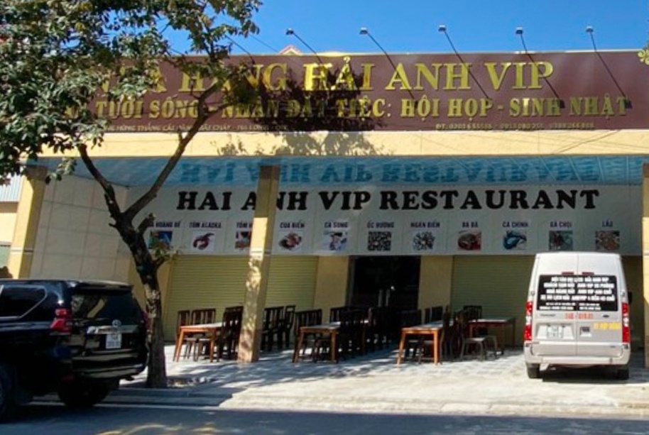 Vu nha hang bi khach to 'chat chem': Quan ly thi truong vao cuoc hinh anh