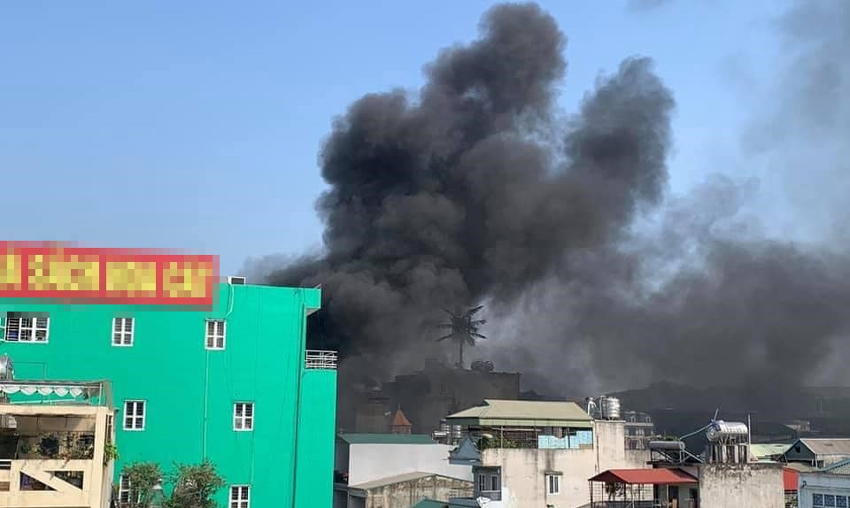 Hai vu chay tai Ha Long deu do han khung sat hinh anh