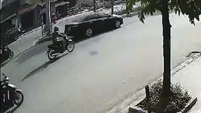 Tong vao dai phan cach, tai xe xe may tu vong hinh anh