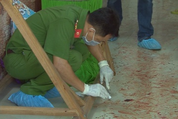 Dung dao dam dong nghiep roi tu sat hinh anh