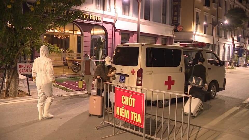 Nam du hoc sinh mac Covid-19 anh 1