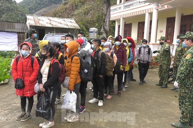 vuot bien trai phep anh 1