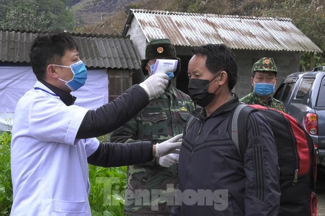 vuot bien trai phep anh 2