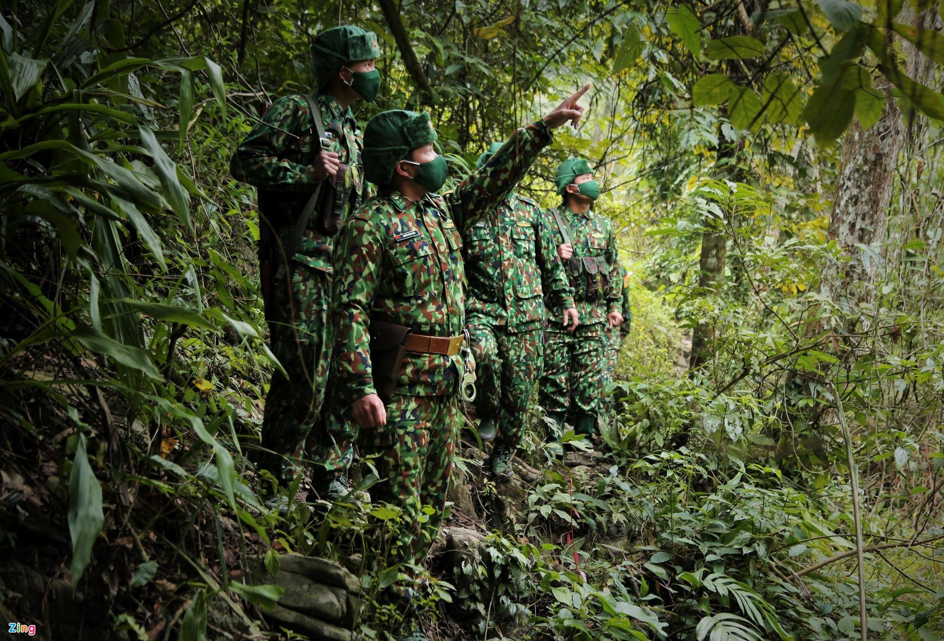 Cam tau thuyen tren song bien gioi anh 1