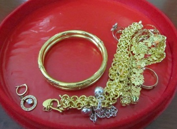 Co dau bi trom vang trong ngay cuoi hinh anh