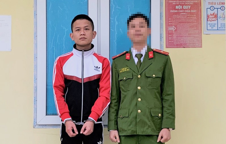 Gia danh cong an chiem doat tai san qua mang xa hoi hinh anh