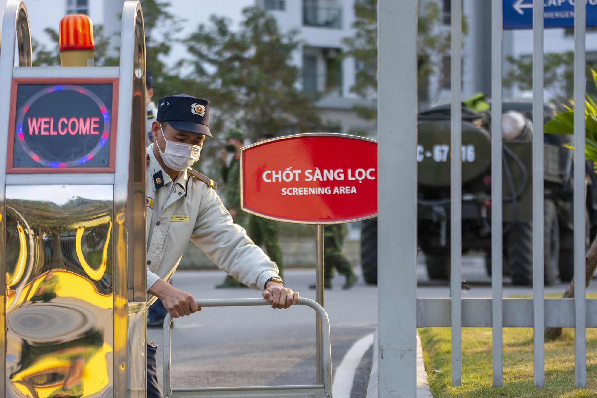 Phun khu trung benh vien anh 2